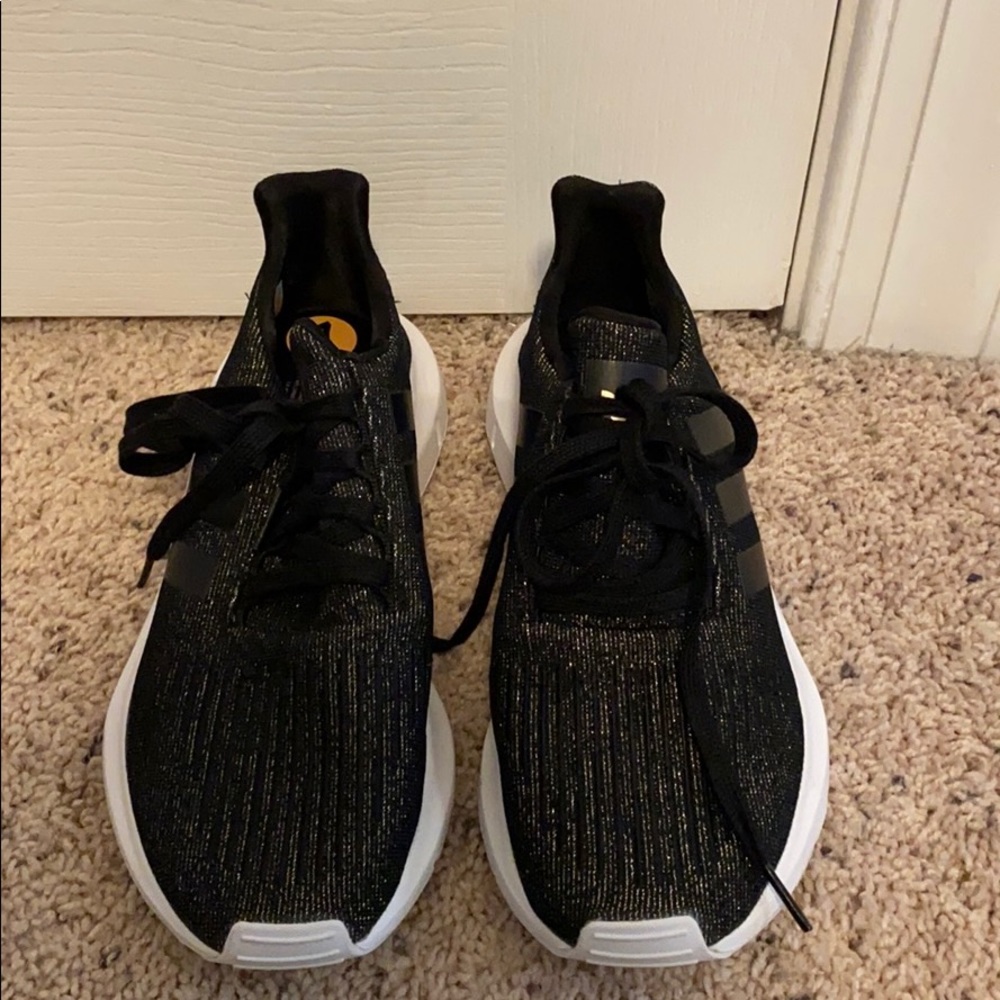 BRAND NEW adidas swift run sneakers black size 7